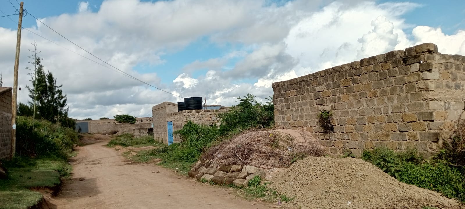 London Estate Narok plot access roads